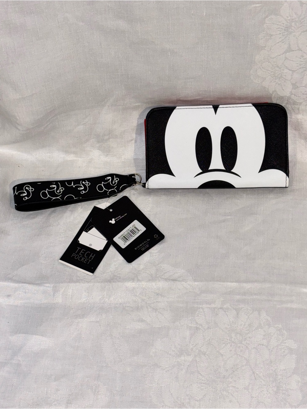 Disney Mickey Mouse Tech Wristlet Wallet NWT Bioworld